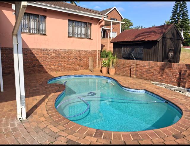 5 BEDROOM HOUSE FOR SALE IN BLUFF